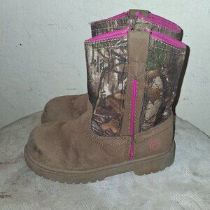 Little girl brown and pink camo boots